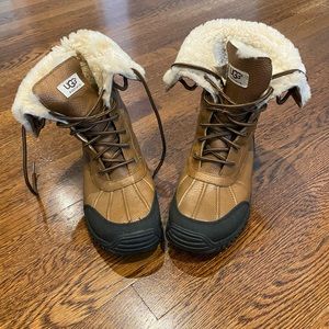 UGG Adirondack II Winter Boot in Chestnut, size 9
